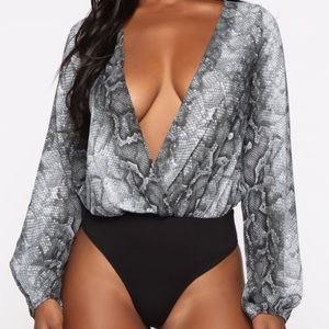 Fashion Nova Grey/Blck Snakeskin Sheer Body suit S